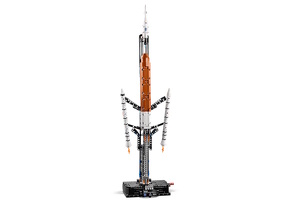 Lego 42221 NASA Artemis SLS-Schwerlastrakete