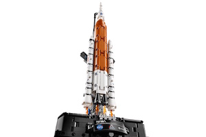 Lego 42221 NASA Artemis SLS-Schwerlastrakete